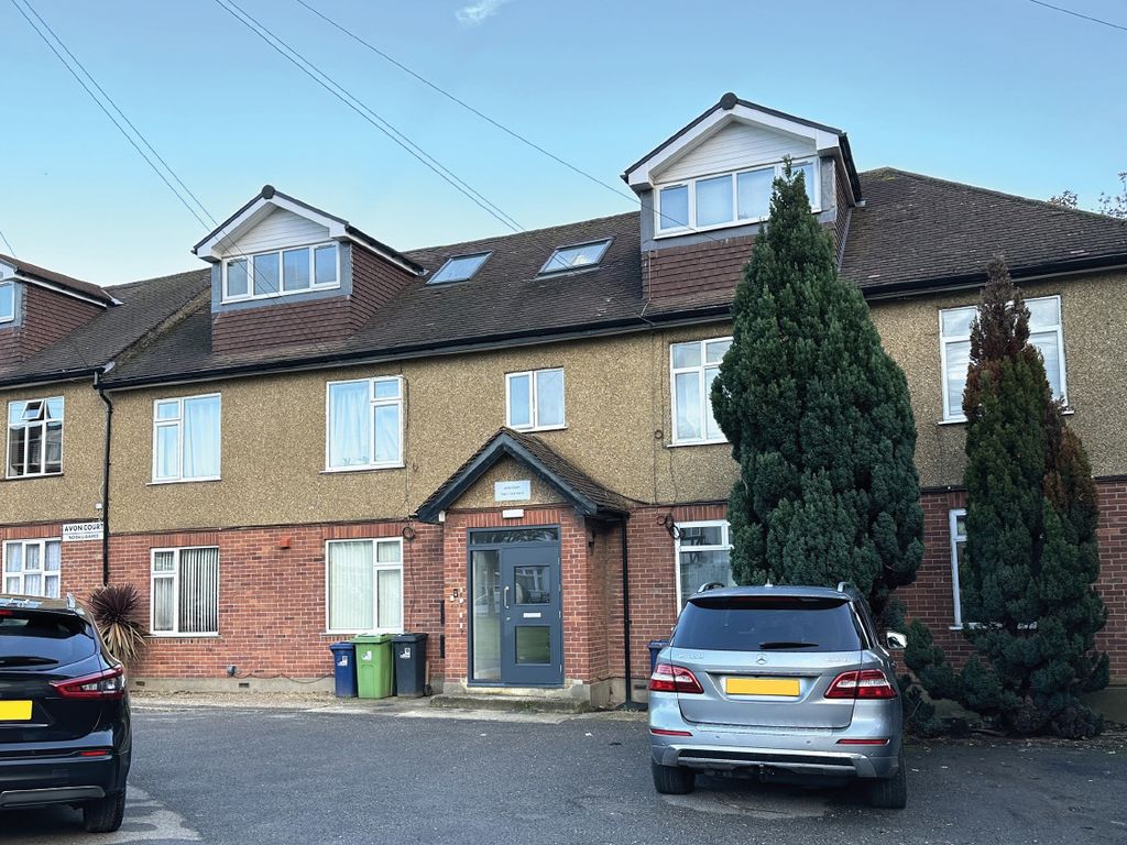 2 bed flat for sale in Braund Avenue, Greenford UB6, £80,000 Zoopla