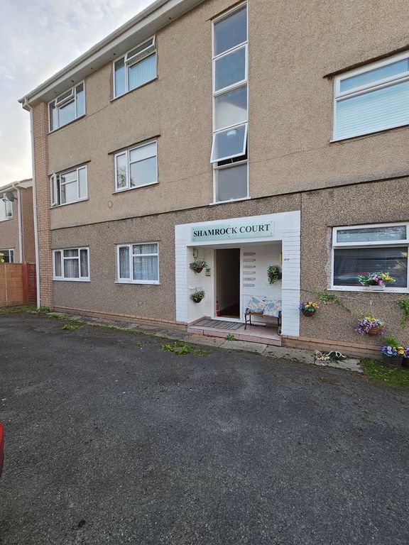 2 bed flat to rent in Shamrock Terrace, Deganwy, Conwy LL31, £850 pcm