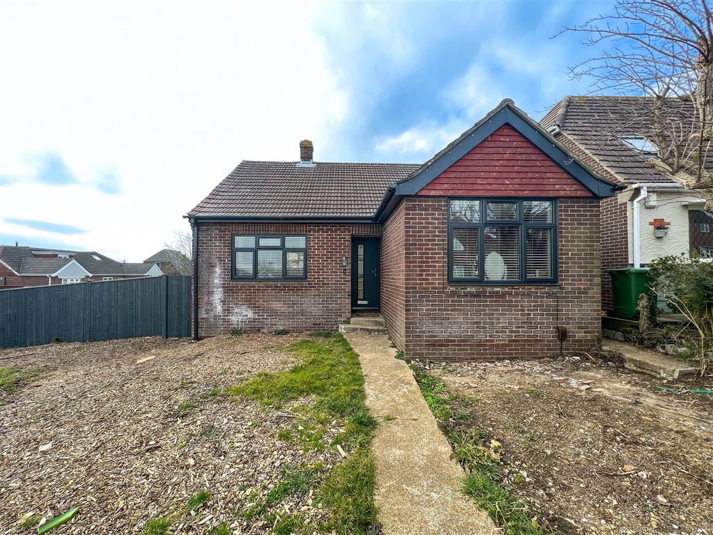 2 bed detached bungalow for sale in Dore Avenue, Portchester, Fareham
