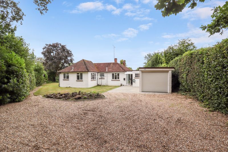 4 bed bungalow for sale in Snows Ride, Windlesham GU20, £900,000 Zoopla