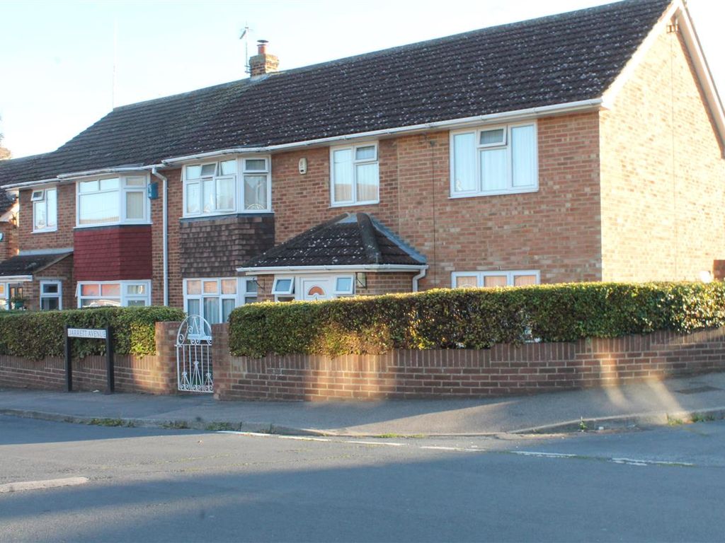 5 bed semidetached house to rent in Jarrett Ave, Wainscott, Stood ME2