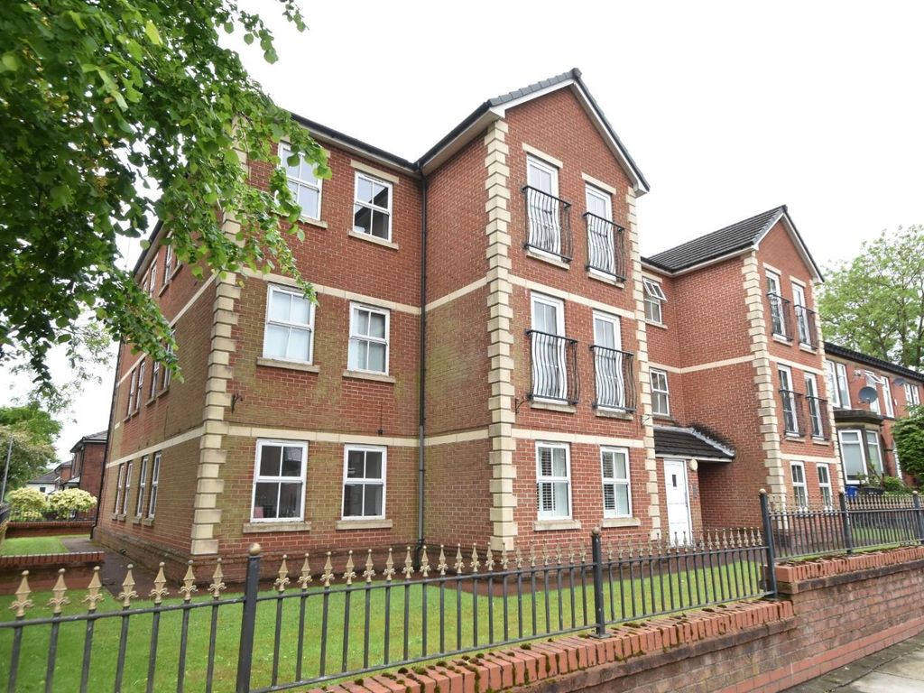 2 bed flat for sale in Walmersley Road, Bury BL9, £90,000 Zoopla