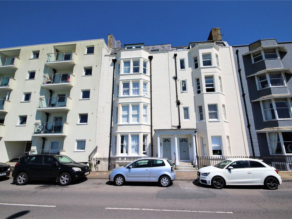 1 bed flat to rent in South Terrace, Littlehampton, West Sussex BN17