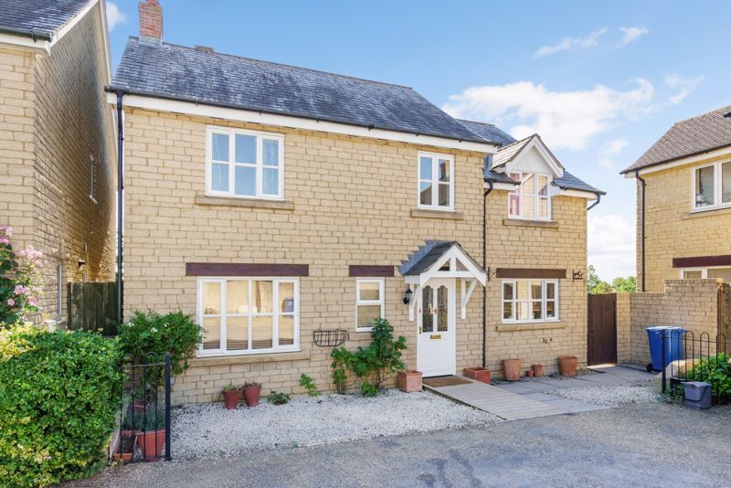 4 bed detached house for sale in Hodgson Close, Fritwell, Bicester OX27