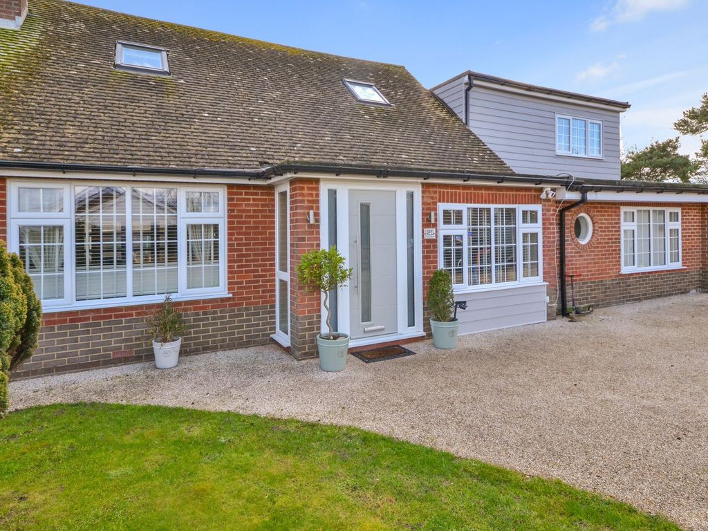 4 bed semidetached house for sale in Tritton Gardens, Dymchurch TN29