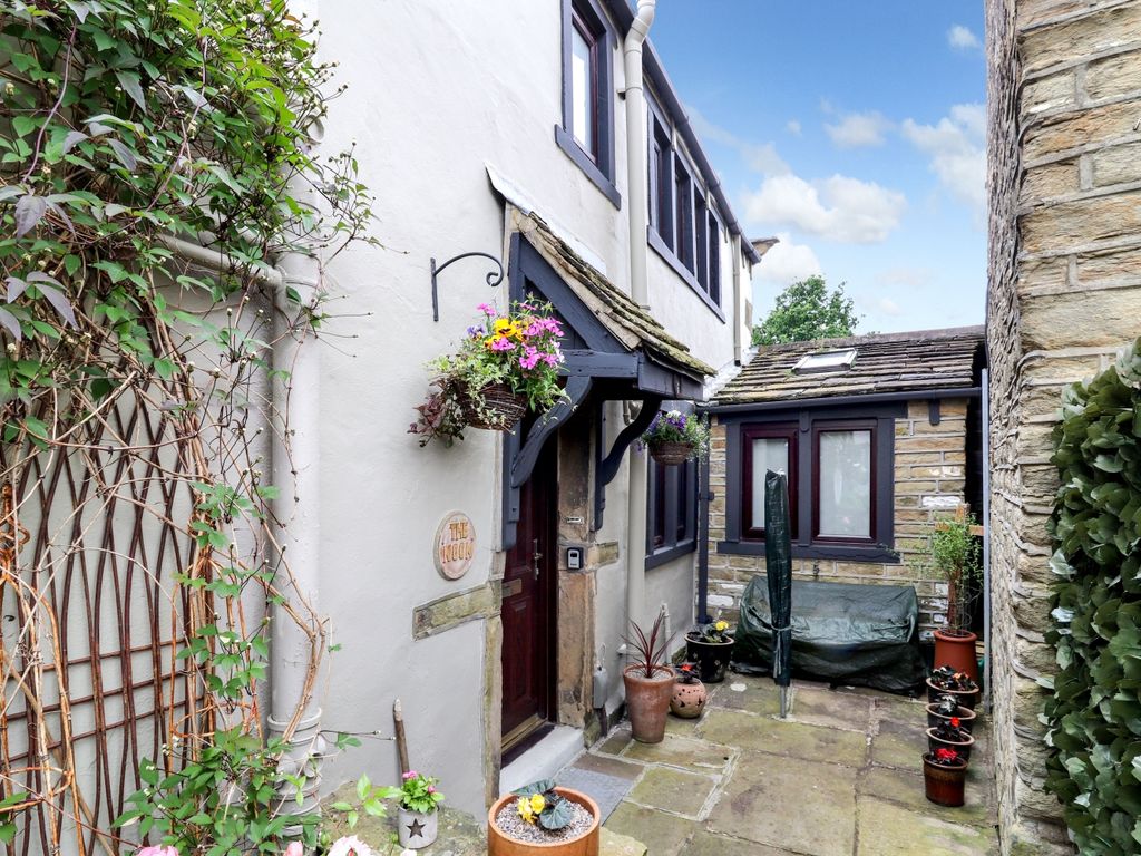 2 bed semidetached house for sale in Lydgate, Lepton, Huddersfield