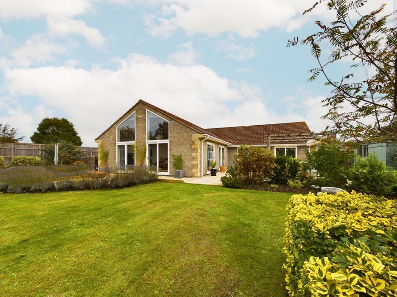 4 bed bungalow for sale in Hawthorne Close, High Ham, Langport TA10, £