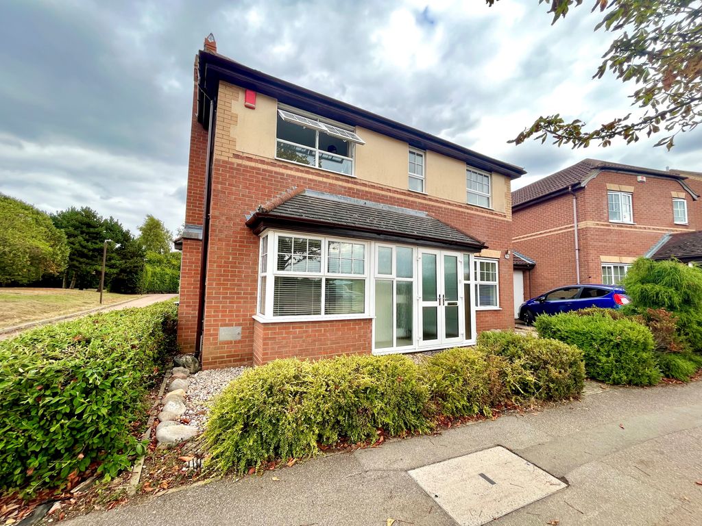 4 bed detached house to rent in Bowland Drive, Emerson Valley, Milton