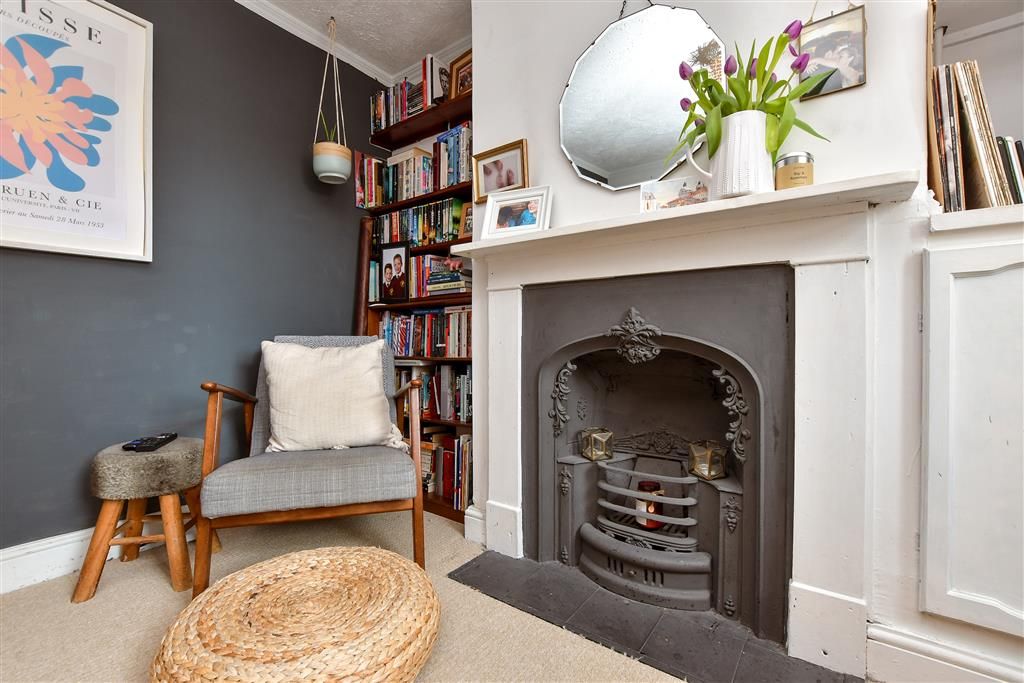 3 bed end terrace house for sale in Waterloo Place, Tonbridge, Kent TN9