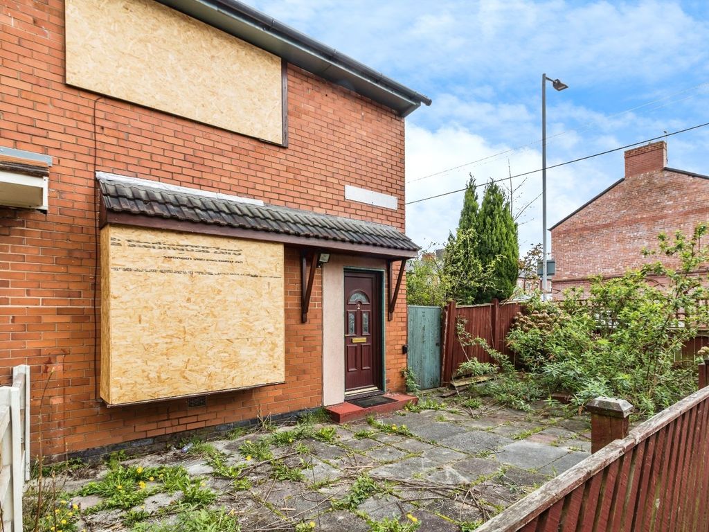 2 bed end terrace house for sale in Brackley Avenue, Manchester M15, £