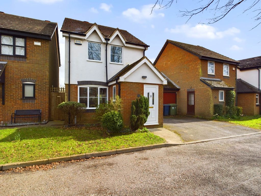 3 bed detached house for sale in Chiltern Ridge, Stokenchurch HP14, £