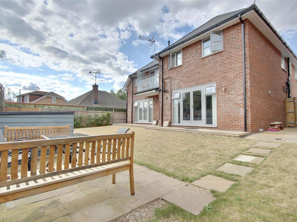 2 bed flat for sale in Pyrford Close, Cowplain, Waterlooville PO7 Zoopla