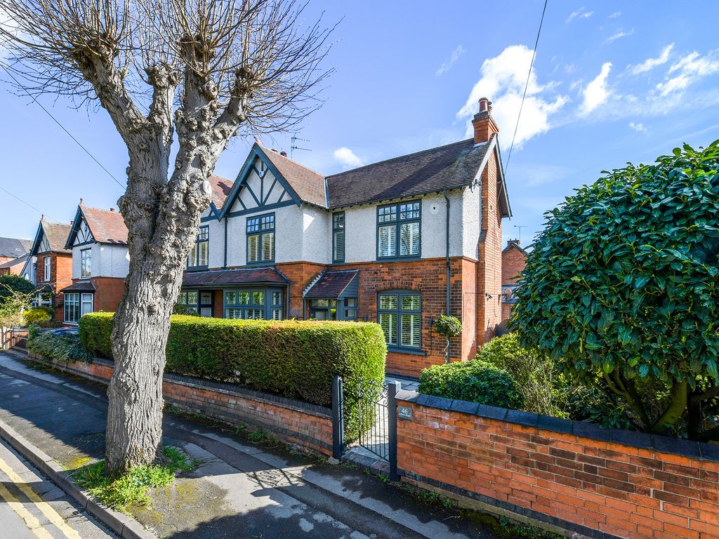 4 bed semidetached house for sale in Albert Road, West Bridgford