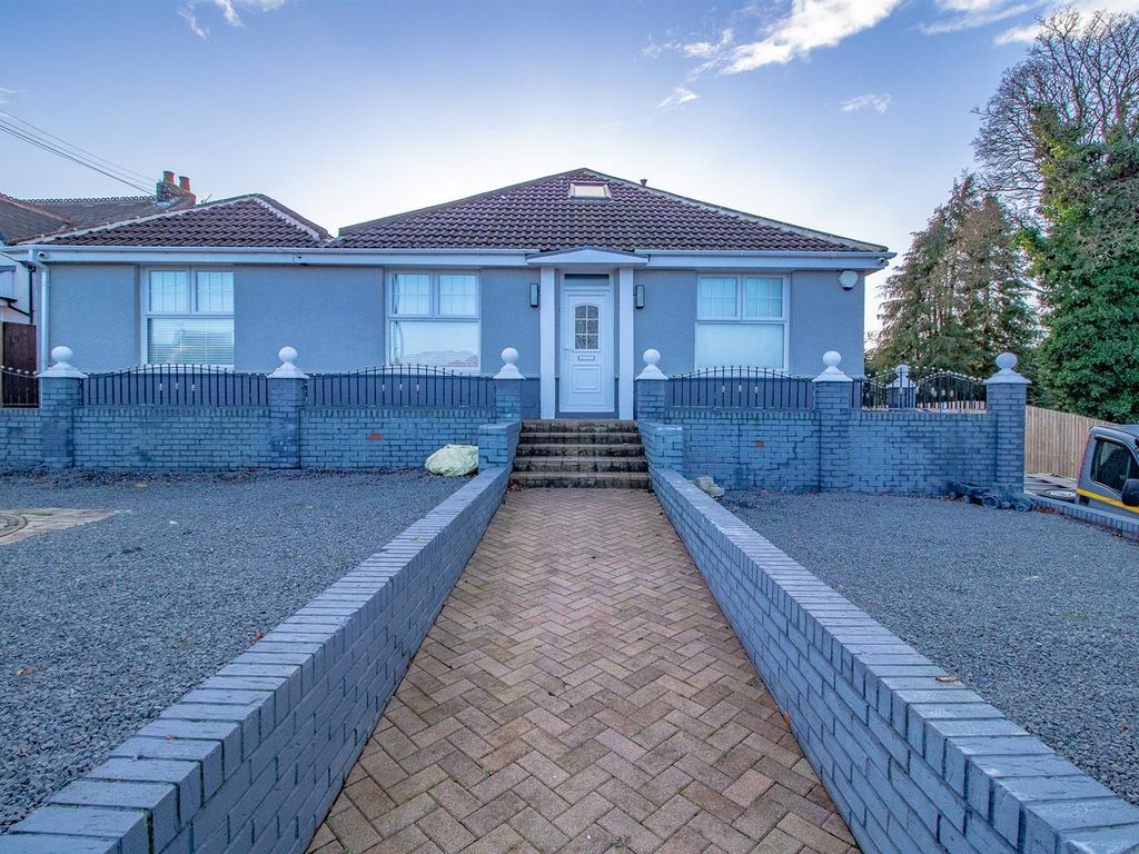 3 bed detached bungalow for sale in Broomhill, HettonLeHole, Houghton