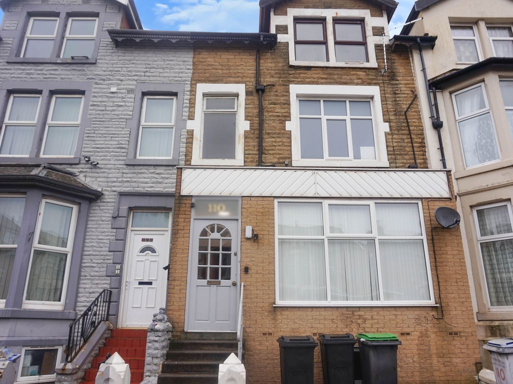 9 bed terraced house to rent in Palatine Road, Blackpool FY1 Zoopla