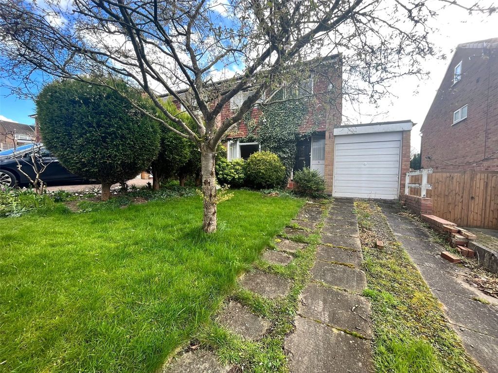 3 bed detached house for sale in Whinchat Close, Stockport, Greater Manchester SK2, £180,000