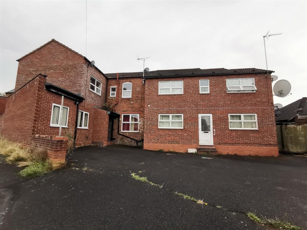 1 bed flat to rent in Stourbridge Road, Kidderminster DY10, £525 pcm