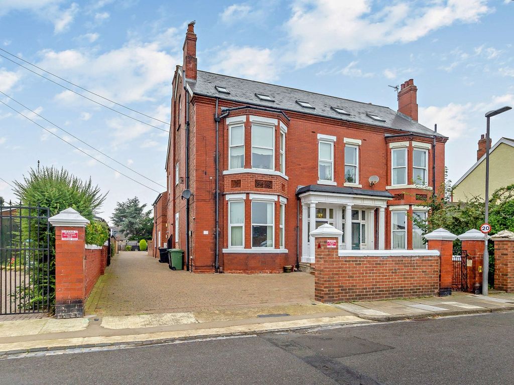 2 bed flat for sale in Eldon Grove, Hartlepool TS26, £131,000 Zoopla