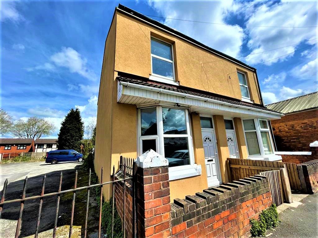 3 bed property to rent in Salisbury Street, Darlaston, Wednesbury WS10