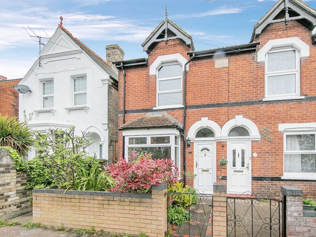 3 bed semidetached house for sale in Gladstone Road, Colchester CO1
