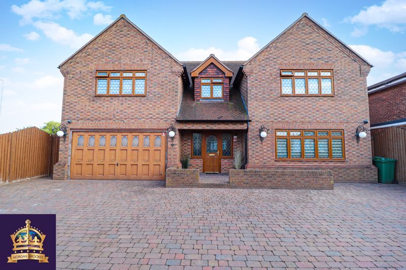 5 bed detached house for sale in Rainbow Road, Canvey Island SS8, £