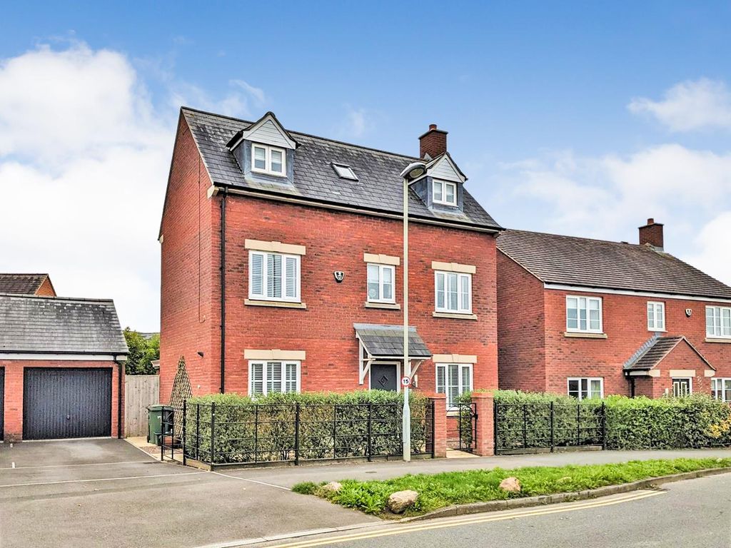 4 bed detached house for sale in Hunts Grove Drive, Hardwicke