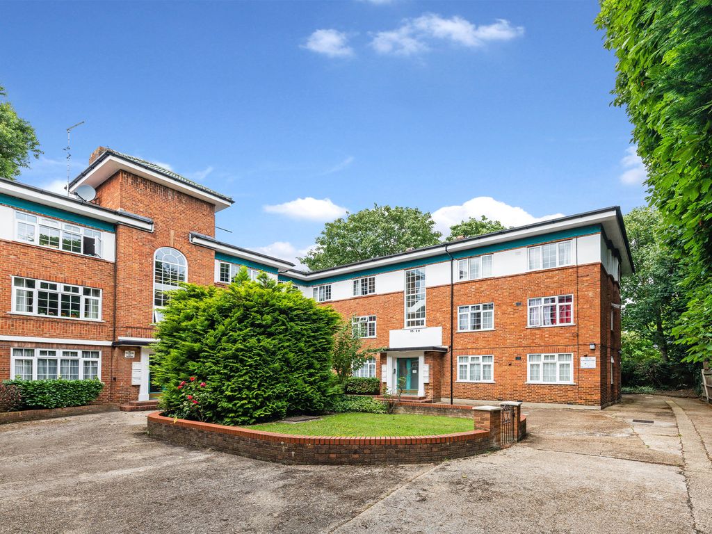 2 bed flat to rent in Knights Park, Kingston Upon Thames KT1, £1,650