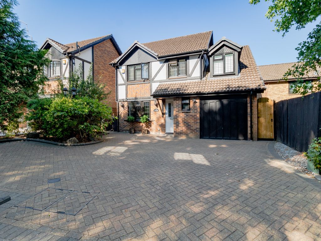 4 bed detached house for sale in Old Monteagle Lane, Yateley, Hampshire