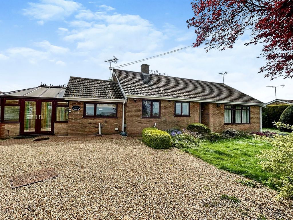 3 bed detached bungalow for sale in Cuckoo Road, Stow Bridge, King's ...