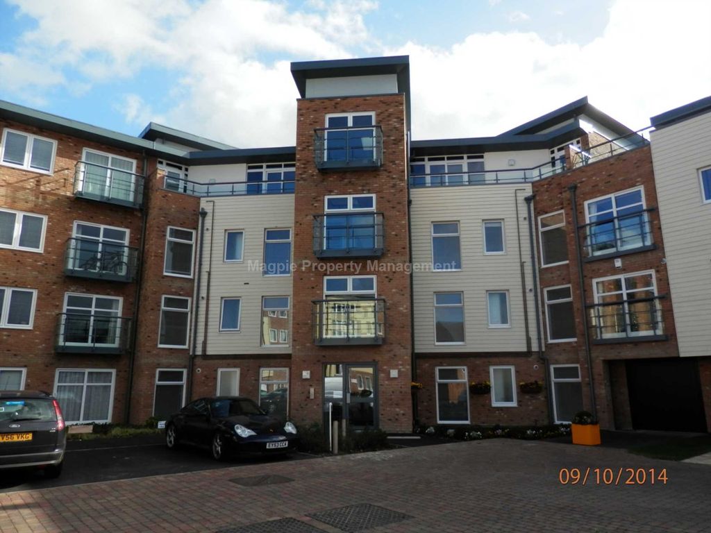 2 bed penthouse to rent in Red Admiral Court, Little Paxton, St Neots