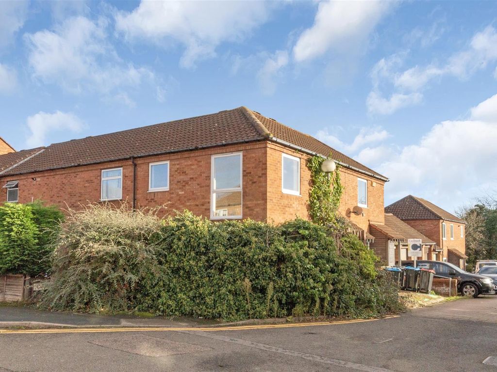 1 bed for sale in Cutlers Mews, Neath Hill, Milton Keynes