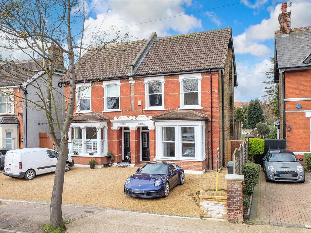 4 bed semidetached house for sale in Darnley Road, Gravesend, Kent