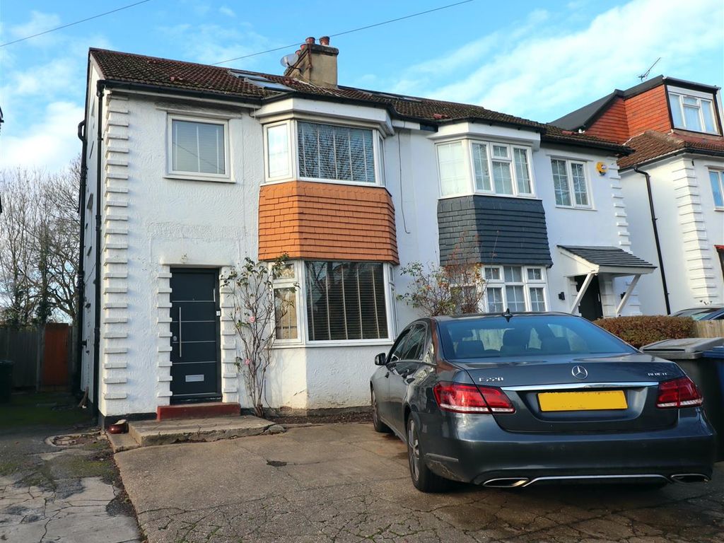 4 bed property for sale in Holders Hill Road, London NW7, £850,000 Zoopla