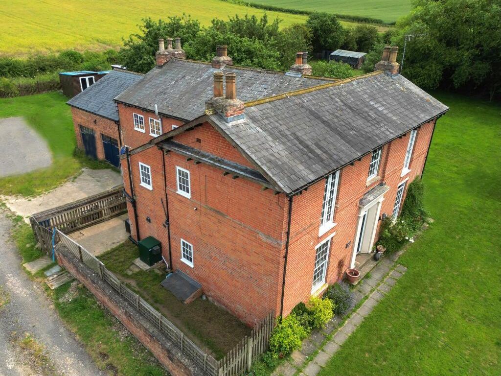6 bed farmhouse for sale in Great North Road, Markham Moor, Retford