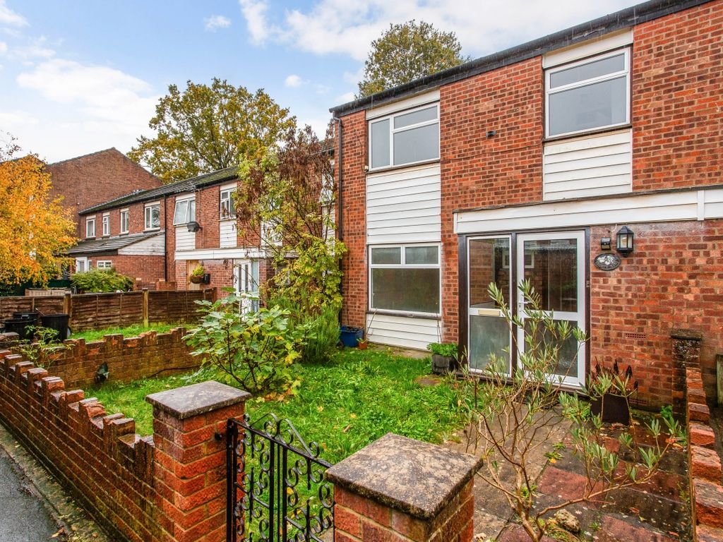 3 bed end terrace house to rent in Borland Road, Teddington TW11, £