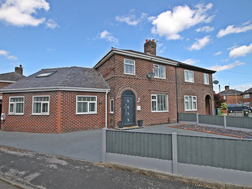 4 bed semidetached house for sale in Archer Avenue, Warrington WA4, £