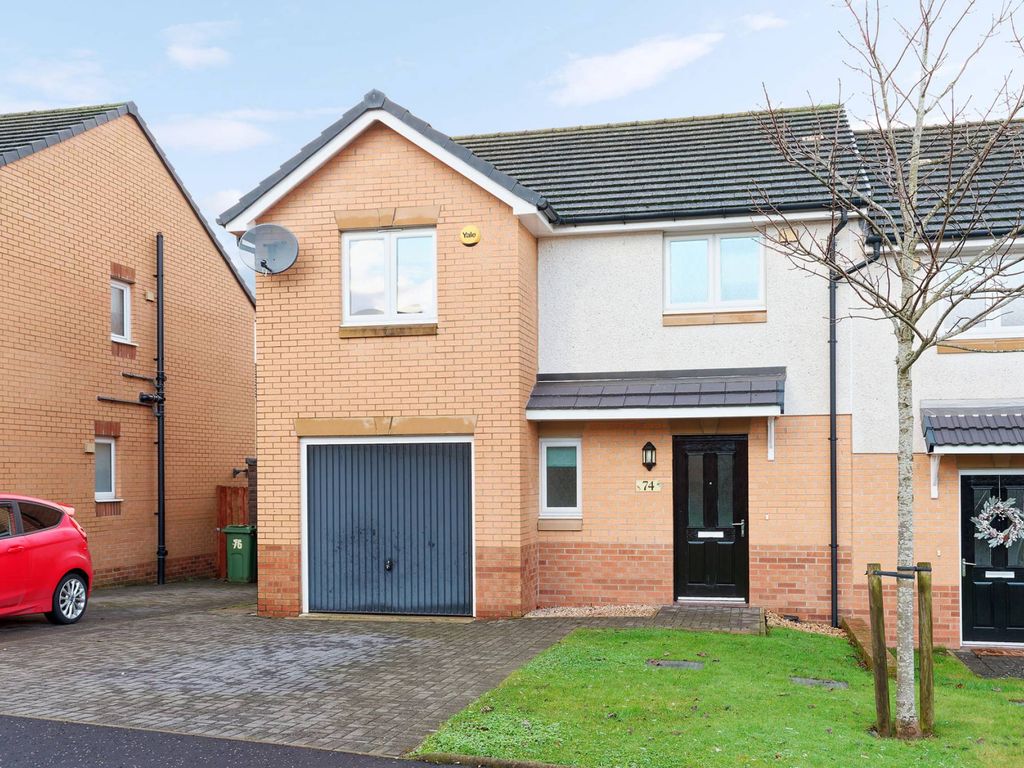 3 bed semidetached house for sale in Bolerno Circle,