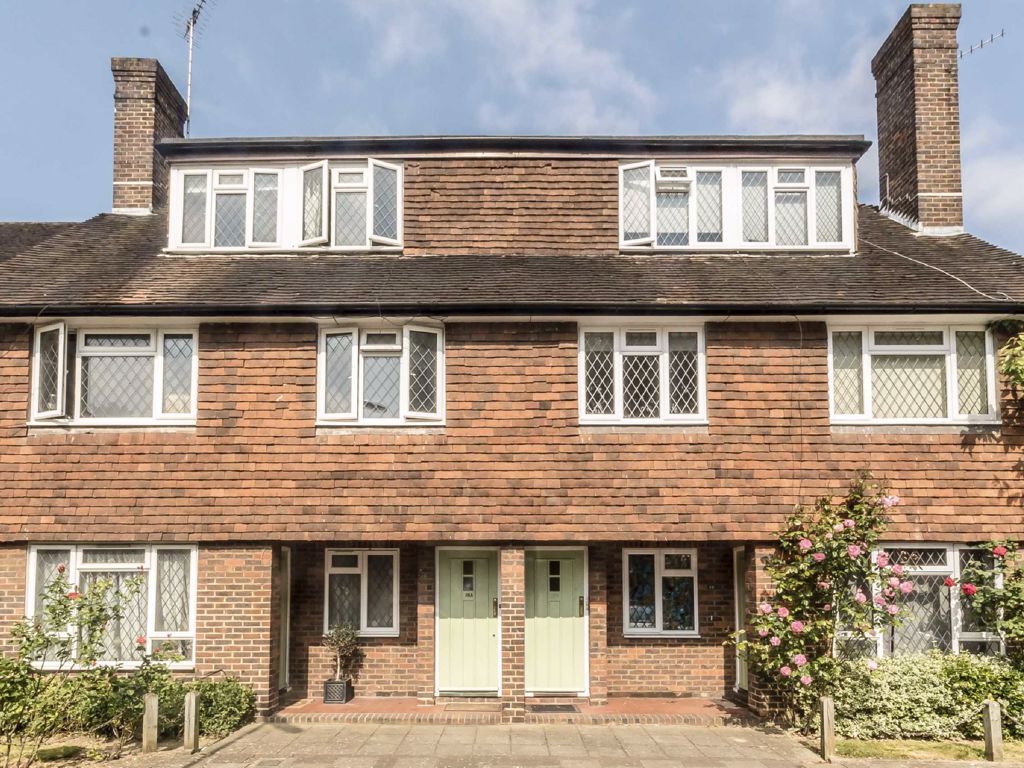 4 bed for sale in Station Approach, Hinchley Wood, Esher