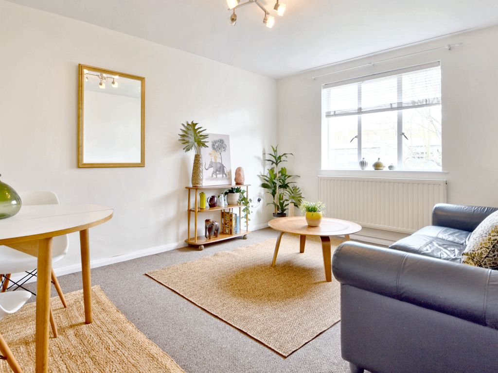 1 bed flat for sale in Highbury Grove, Highbury, London N5, £450,000