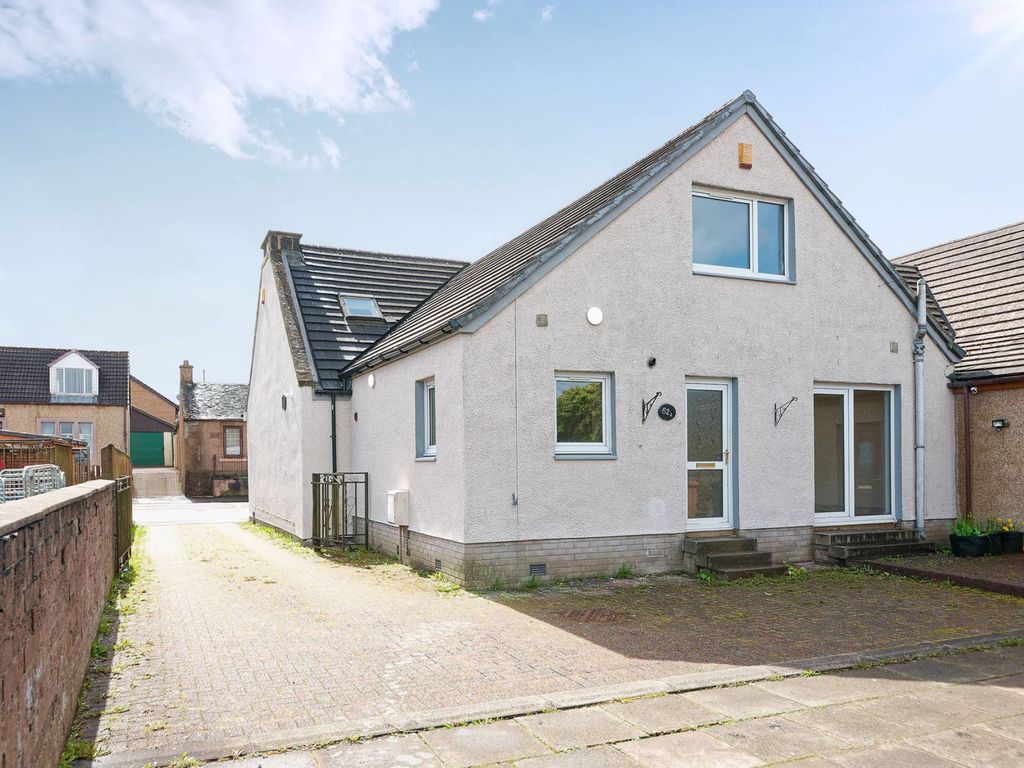 3 bed end terrace house for sale in West Main Street, Harthill, North