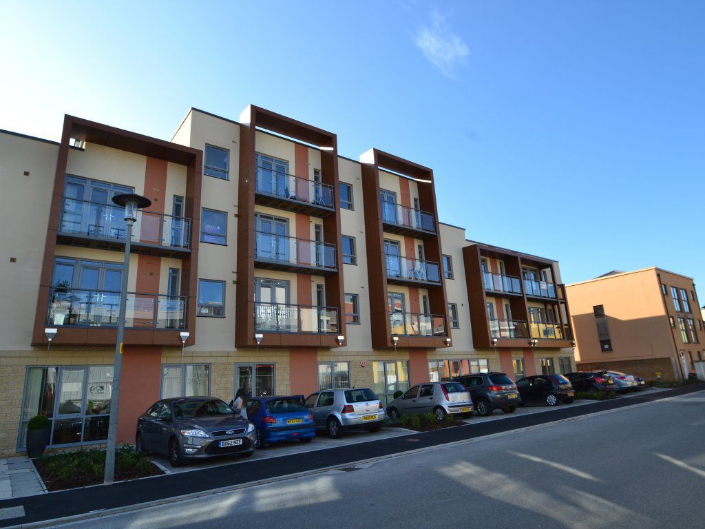 2 bed flat to rent in Newfoundland Way, Portishead, Bristol BS20, £
