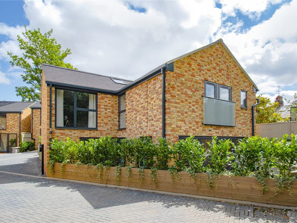 4 bed detached house for sale in Kensington Place, London N10 Zoopla