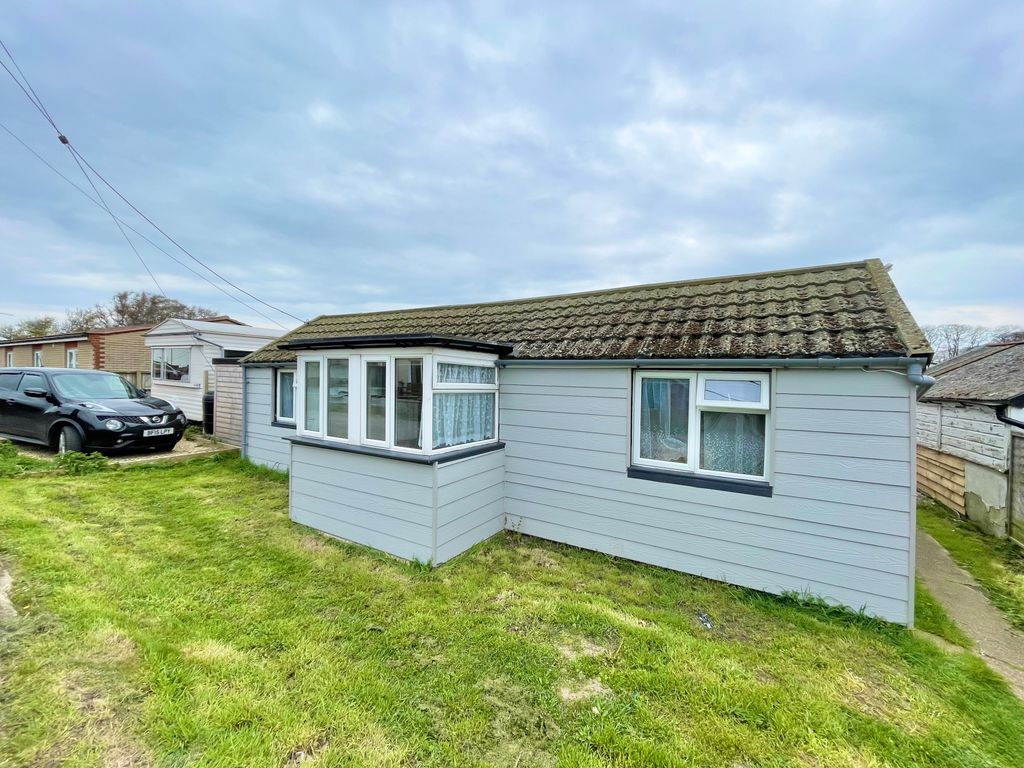 2 bed detached bungalow for sale in The Glebe, Hemsby, Great Yarmouth