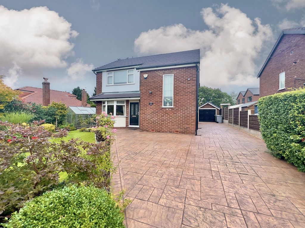 3 bed detached house for sale in Brookside Avenue, Poynton, Stockport