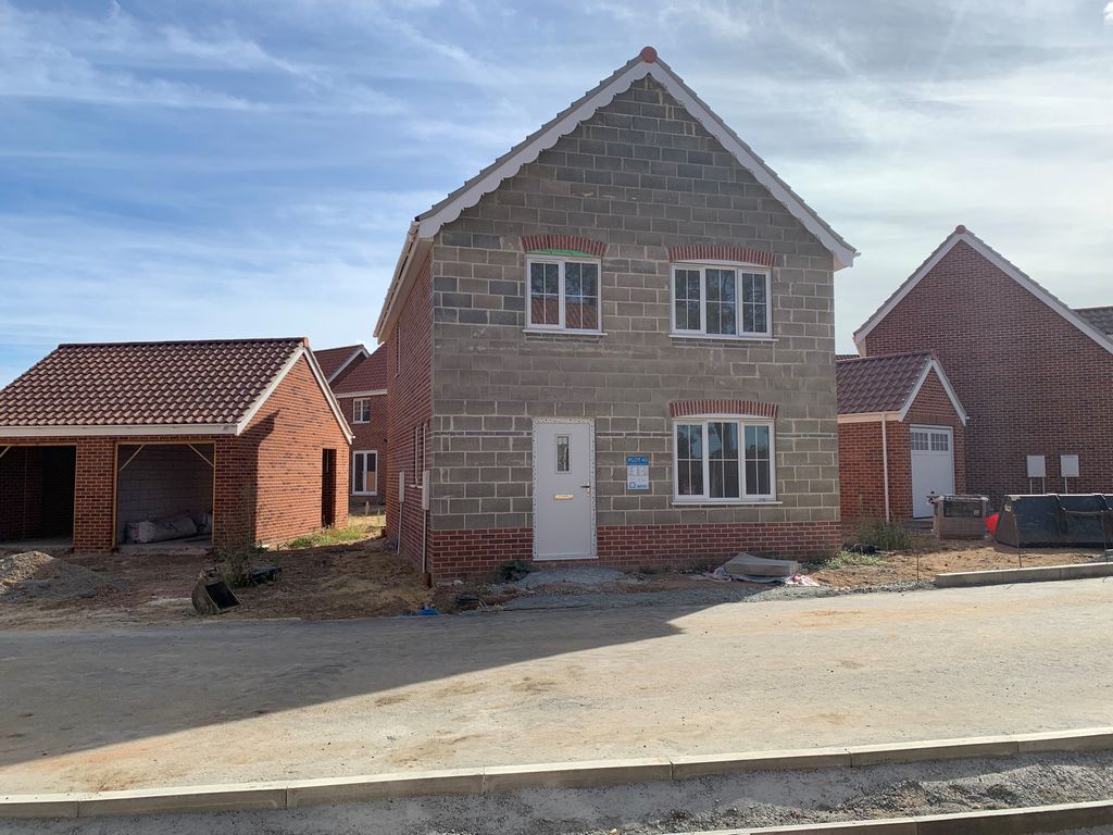 New home, 4 bed detached house for sale in Plot 40, Lakeside