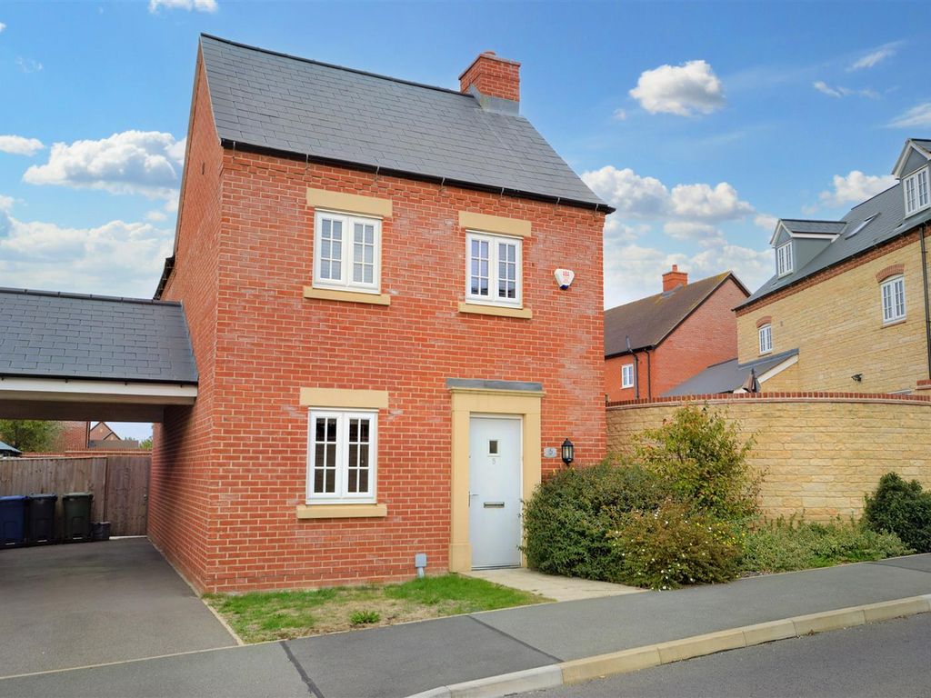 3 bed linkdetached house to rent in Meadowsweet Way, Wootton