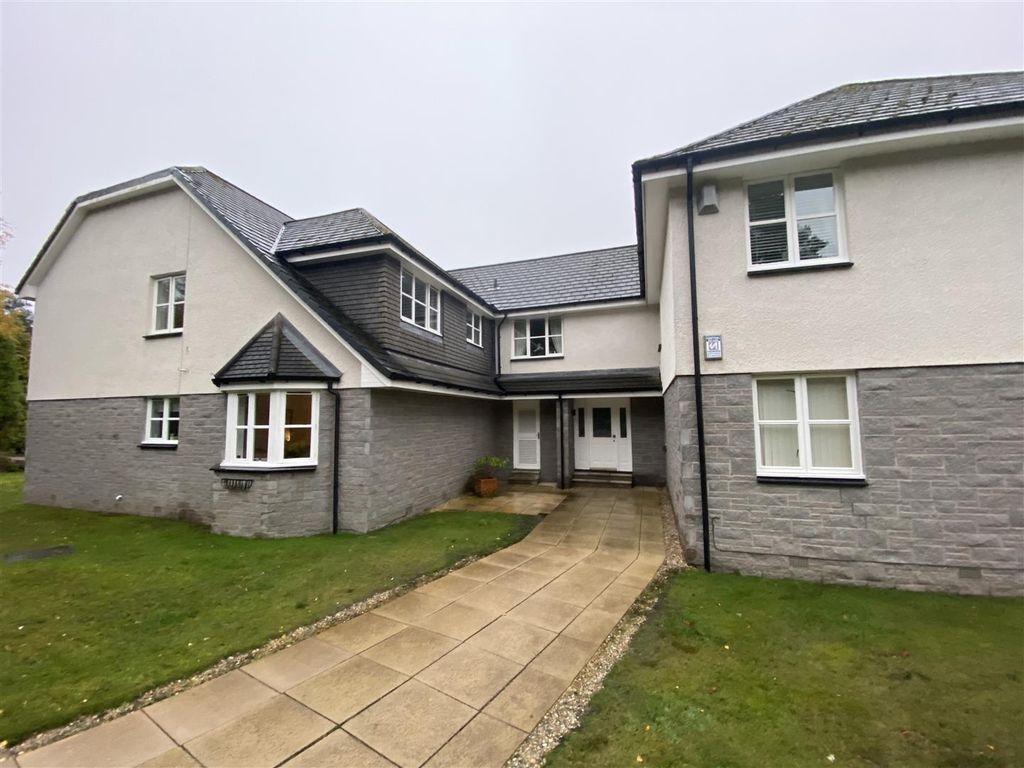 2 bed flat to rent in Windsor Gardens, Auchterarder PH3, £800 pcm Zoopla