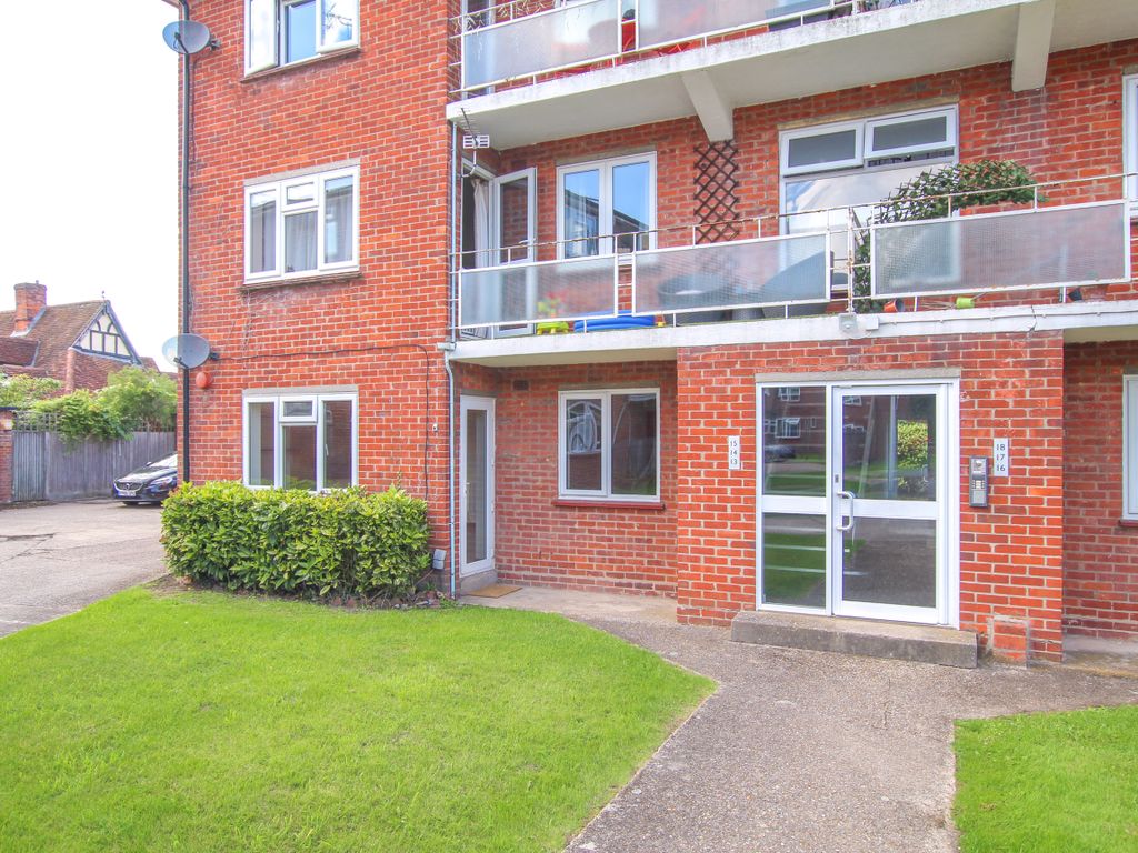 2 bed flat to rent in Wentworth Court, Stroud Green, Newbury RG14, £1,100 pcm Zoopla