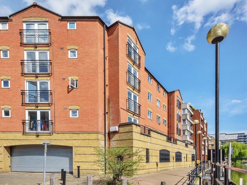 2 bed flat for sale in Mayflower Court, Highbridge Wharf, Reading RG1