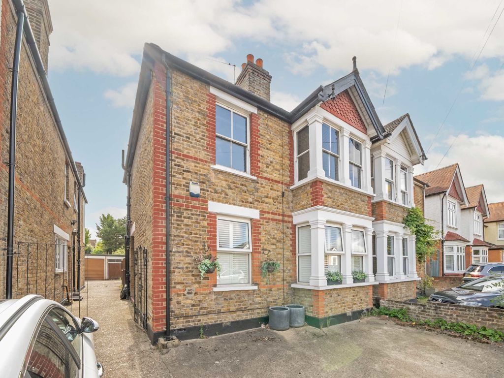 2 bed for sale in Broomfield Road, Surbiton KT5, £515,000